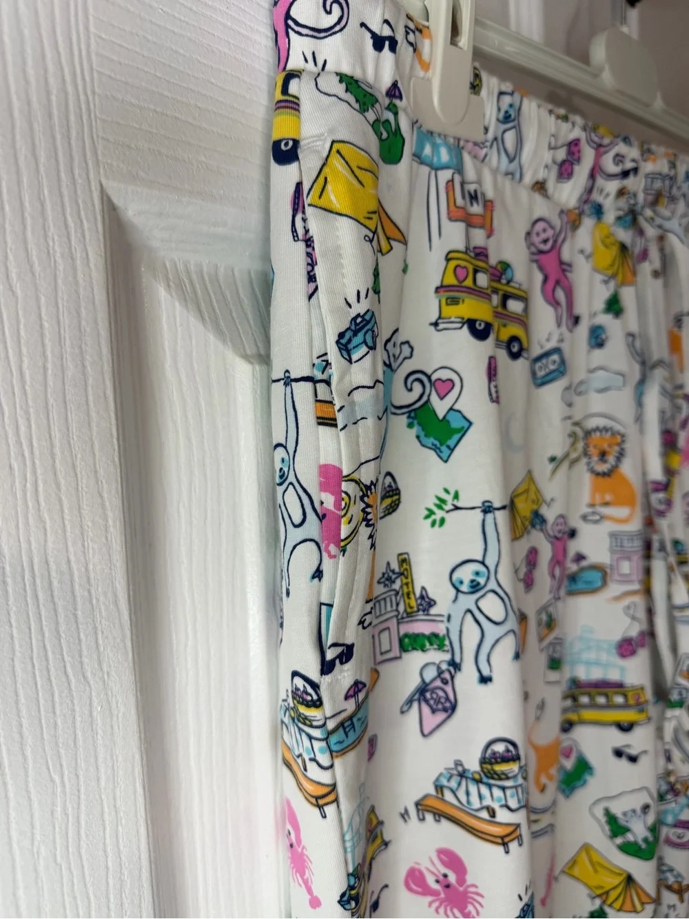 Roller Rabbit x Target Road Piece Pajama Set Button-Front Long Sleeve Graphic M - Picture 3 of 9